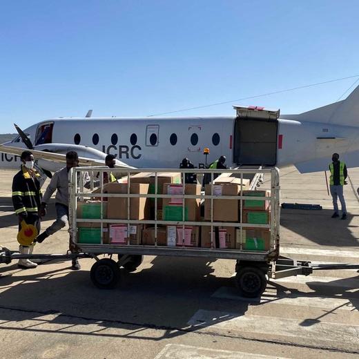 Workers from the International Committee of the Red Cross (ICRC) deliver lifesaving medical supplies into Mekelle, in Tigray region, Ethiopia January 26, 2022. Picture taken January 26, 2022. International Committee of the Red Cross/Handout via REUTERS THIS IMAGE HAS BEEN SUPPLIED BY A THIRD PARTY. MANDATORY CREDIT.