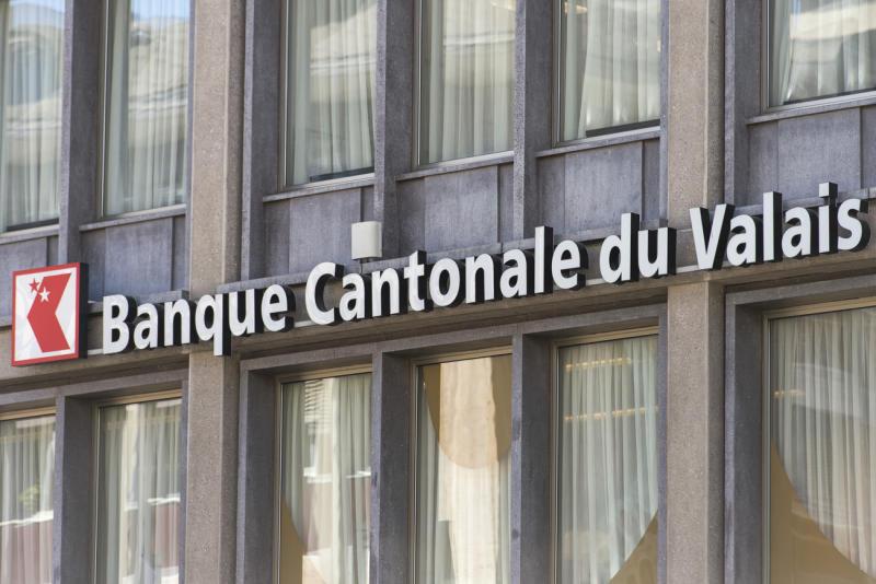 The logo of the cantonal bank of Valais, photographed at the main branch in Sion, Switzerland, on May 5, 2017. (KEYSTONE/Thomas Delley) Le logo de la Banque Cantonale du Valais, BCVs, photographie ce vendredi 5 mai 2017 sur la facade du siege principal de la Banque Cantonale a Sion. (KEYSTONE/Thomas Delley)