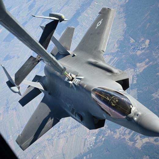 A U.S. Air Force F-35 Lightning II aircraft assigned to the 34th Fighter Squadron receives fuel from a KC-10 Extender aircraft over Poland, February 24, 2022. U.S. Air Force/Senior Airman Joseph Barron/Handout via REUTERS  THIS IMAGE HAS BEEN SUPPLIED BY A THIRD PARTY.