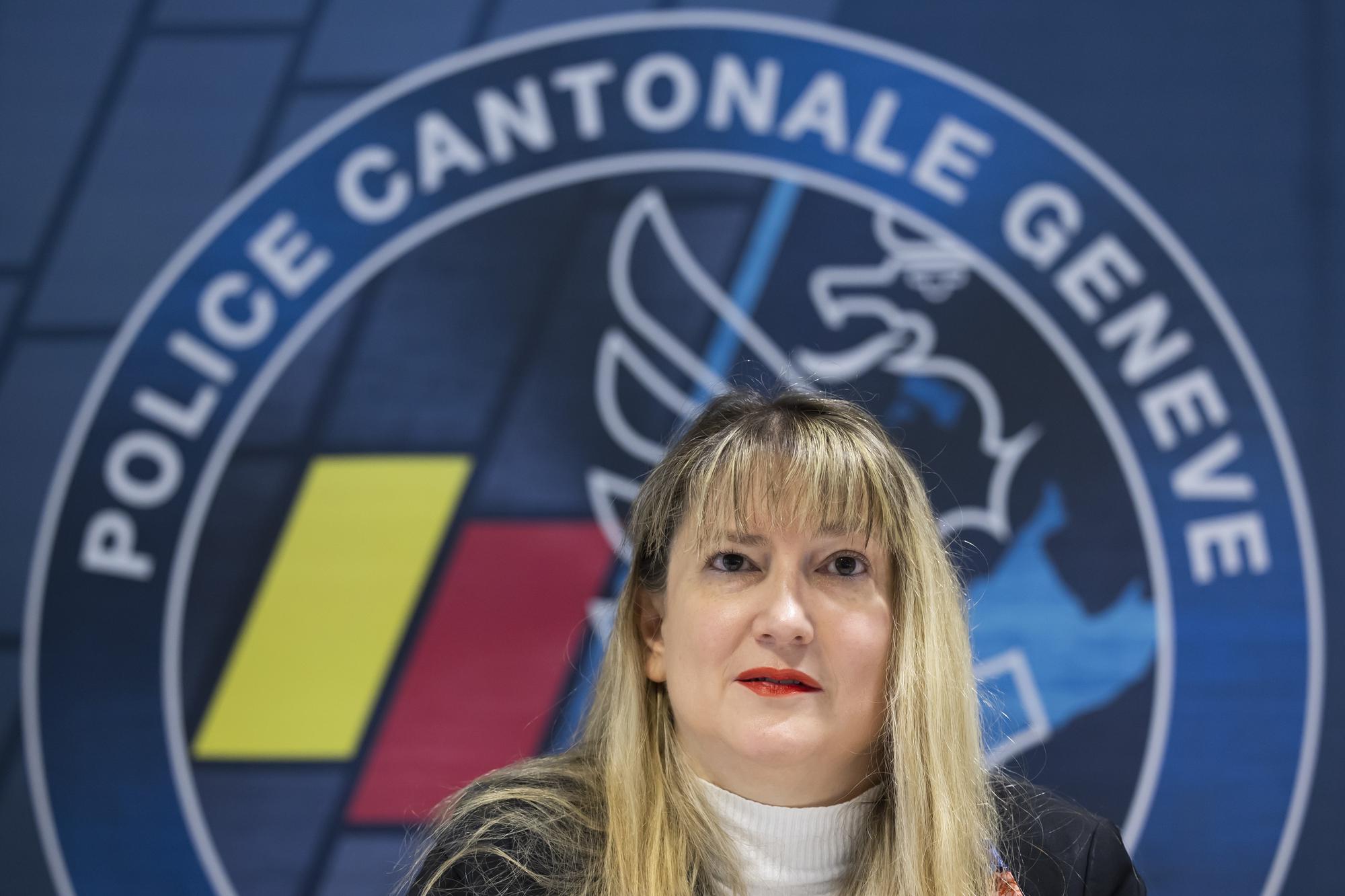 Monica Bonfanti, commandante de la police genevoise, presente les statistiques de l'annee 2021 sur la criminalite, lors de la conference de presse annuelle de la police genevoise, ce lundi 28 mars 2022 a Geneve. (KEYSTONE/Salvatore Di Nolfi)