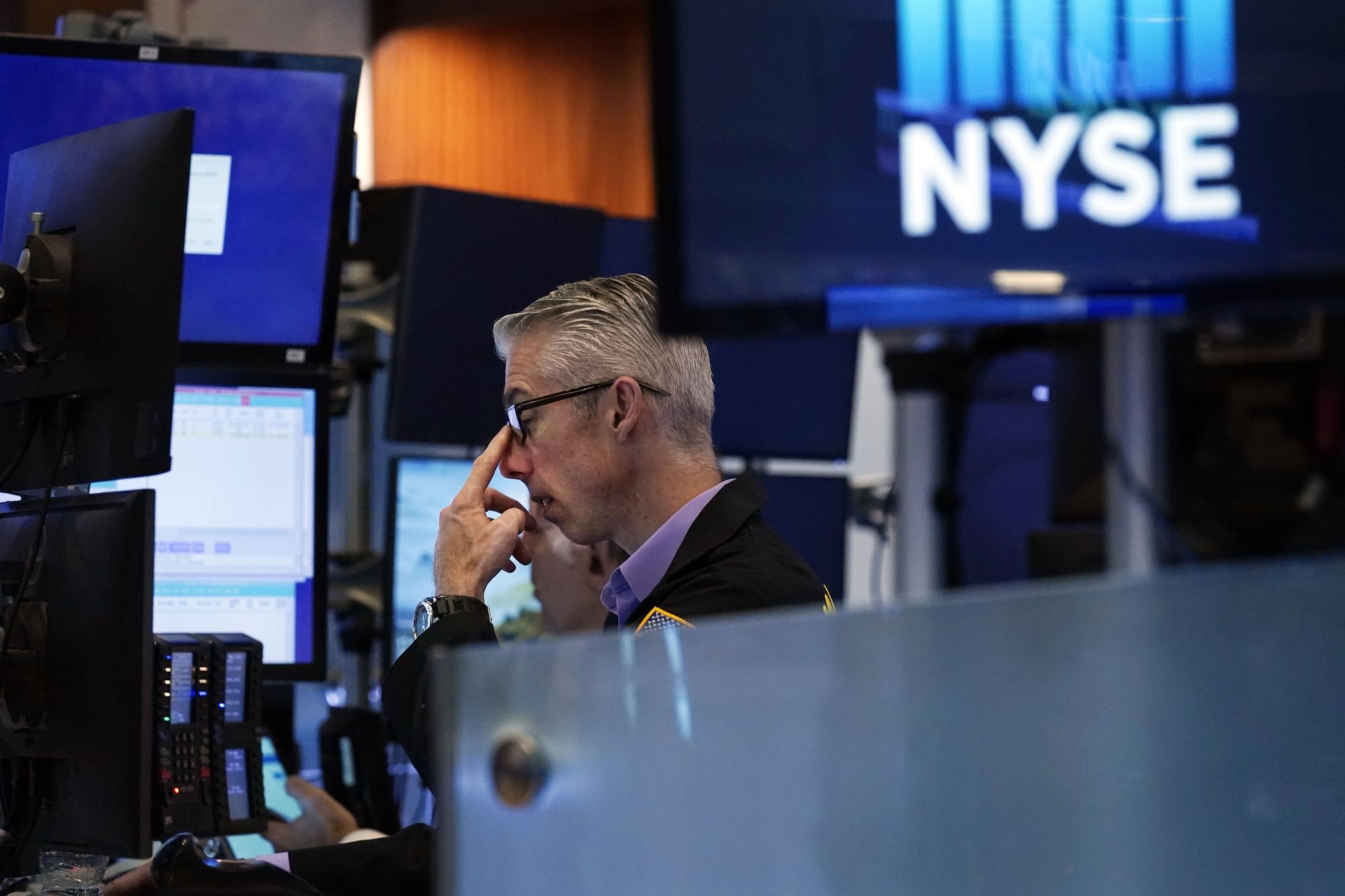 Les indices actions flirtent souvent avec leurs niveaux record. Ainsi, l'indice S&P500 passe plus de la moitié du temps à osciller à moins de 5% de son point culminant.