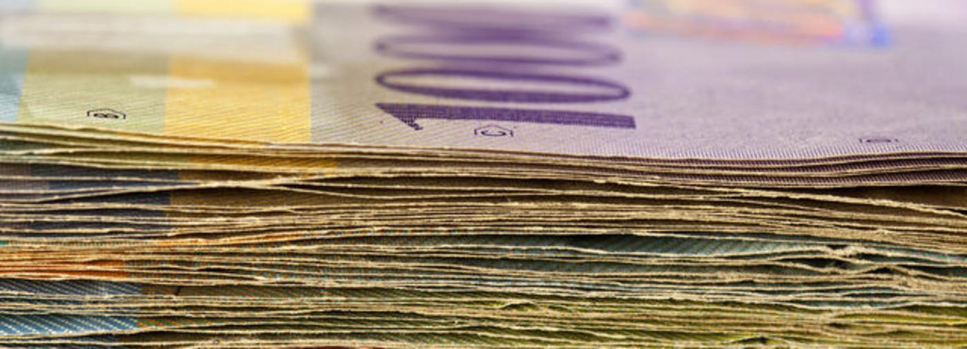 All of the available Swiss bank notes: bills of 10, 20, 50, 100, 200 and 1000 Swiss francs, pictured on August 12, 2010. (KEYSTONE/Gaetan Bally) Alle erhaeltlichen Schweizer Banknoten: 10, 20, 50, 100, 200 und 1000 Schweizer Franken, aufgenommen am 12. August 2010. (KEYSTONE/Gaetan Bally)