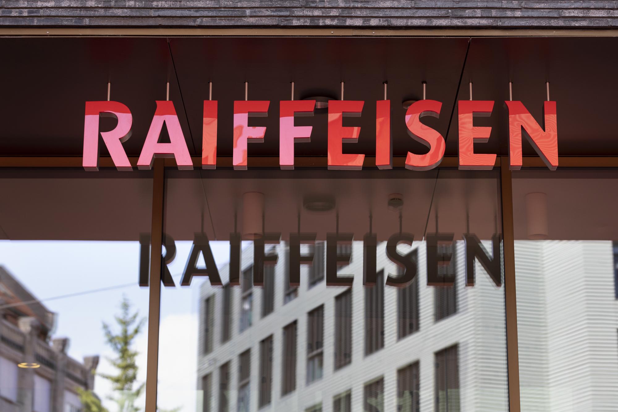 ARCHIVBILD ZU DEN NEUEN STRUKTUREN BEI RAIFFEISEN --- Logo of the Raiffeisen bank at its headquarters in St. Gallen, Switzerland, on June 5, 2018. (KEYSTONE/Gaetan Bally)..Logo der Raiffeisenbank am Hauptsitz in St. Gallen, aufgenommen am 5. Juni…