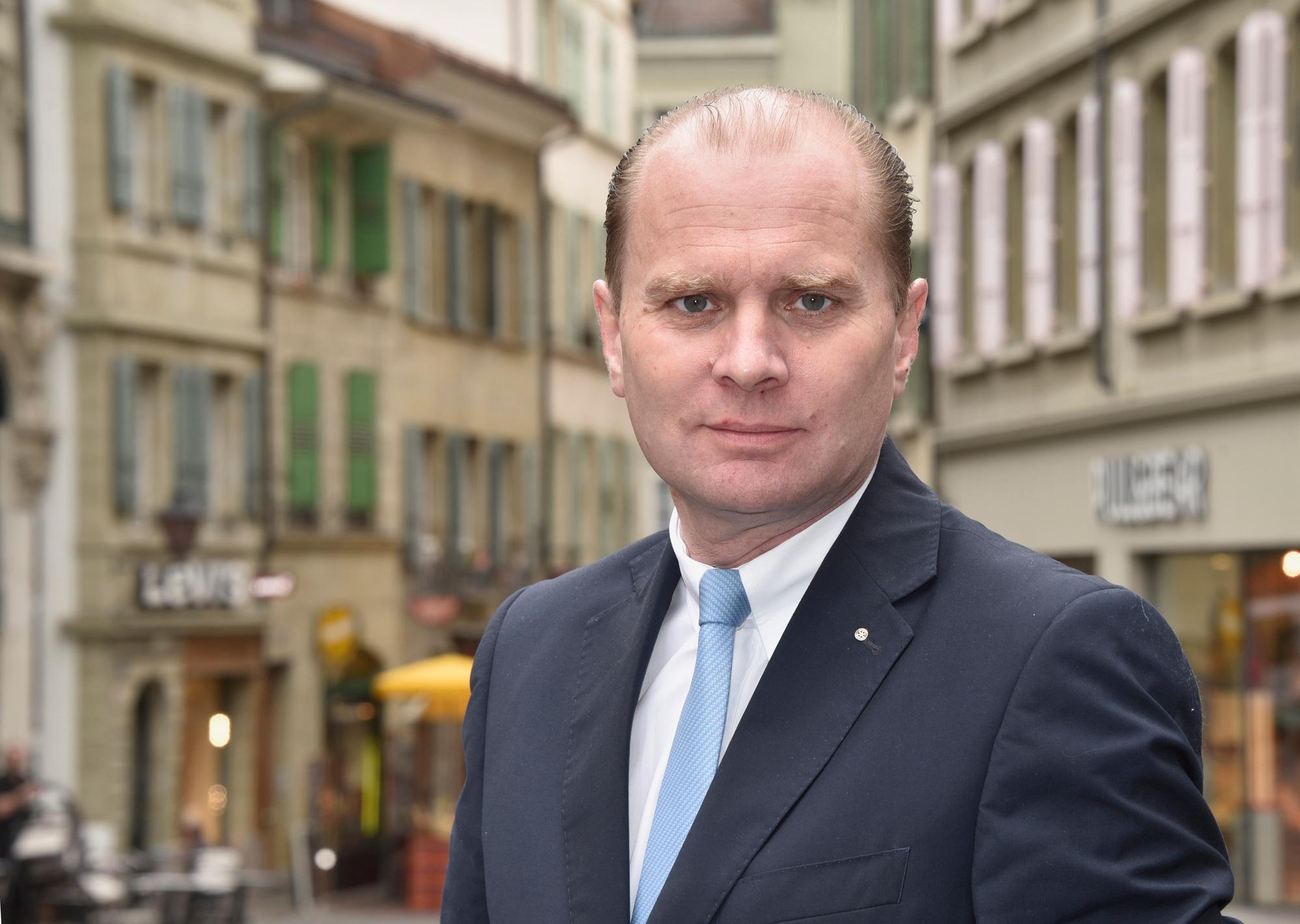 Le conseiller d'etat PLR Philippe Leuba, pose apres une conference de presse organisee par la liste de centre-droite au Conseil d'Etat. Ce mardi 21 mars 2017, a Lausanne. (KEYSTONE/Christian Brun)