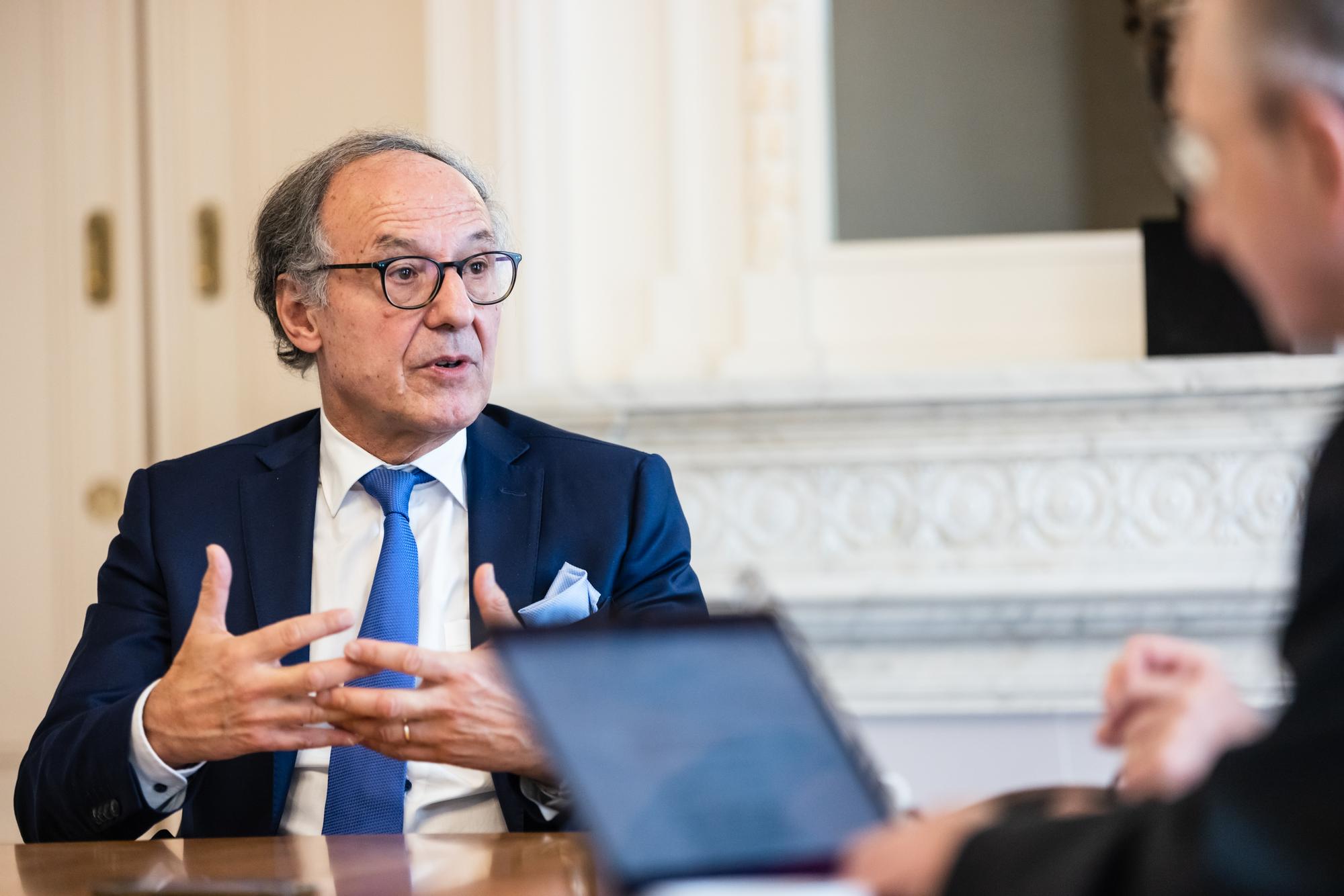 Genève, le 10 novembre 2021.  Yves Flückiger, recteur de l'Université de Genève, photographié à la Fondation Jeantet pendant un interview.  Photo Pierre Albouy