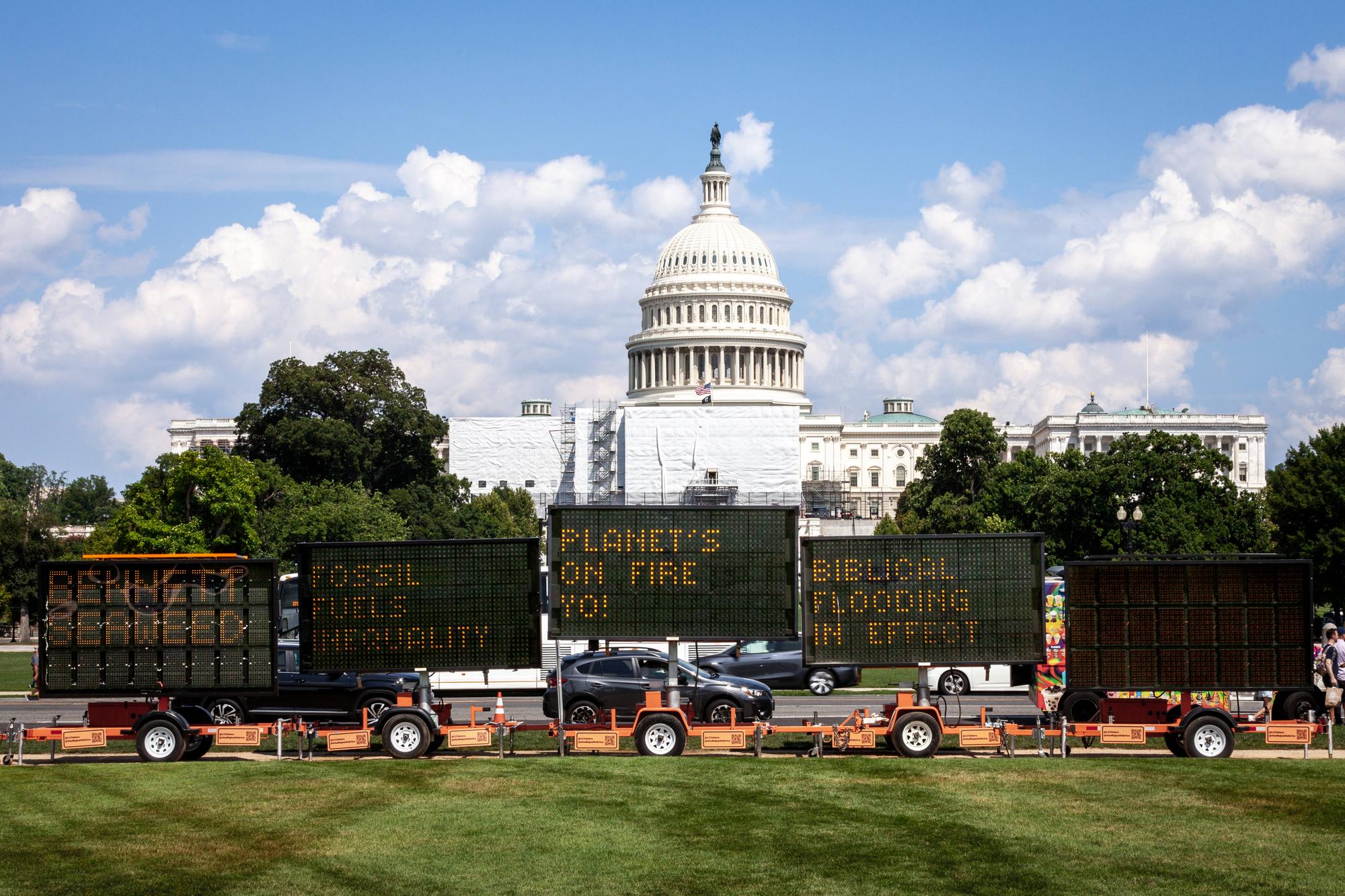 Climate installation at the US Capitol An installation of road construction-type signs in front of the US Capitol conveys messages about the climate ahead of the Senate s vote on the Inflation Reduction Act. The bill contains unprecedented measures and investment to address climate change, as well as other tax, healthcare, and employment provisions. The installation is a joint effort by the League of Conservation Voters and artist Justin Brice. Washington DC United States PUBLICATIONxNOTxINxFRA Copyright: xAllisonxBaileyx originalFilename: bailey-climatei220804_npKG9.jpg