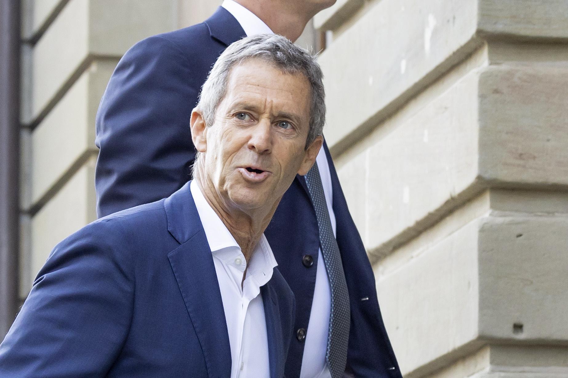 epa10144746 Israeli business man and diamond magnate Beny Steinmetz arrives to a courthouse in Geneva to appeal corruption sentence linked to mining rights in Guinea, in Geneva, Switzerland, 29 August 2022. EPA/SALVATORE DI NOLFI