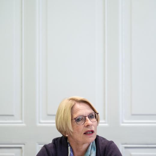 Livia Leu, Staatssekretaerin des EDA, spricht an einem Point de Presse zu den bevorstehenden 5. Sondierungsgespraechen zwischen der Schweiz und der EU in Bruessel, am Dienstag, 11. Oktober 2022, in Bern. (KEYSTONE/Peter Schneider)