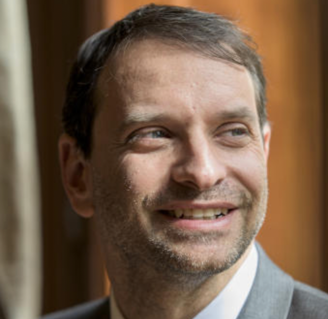 Portrait de l'auteur {this.author.name}}