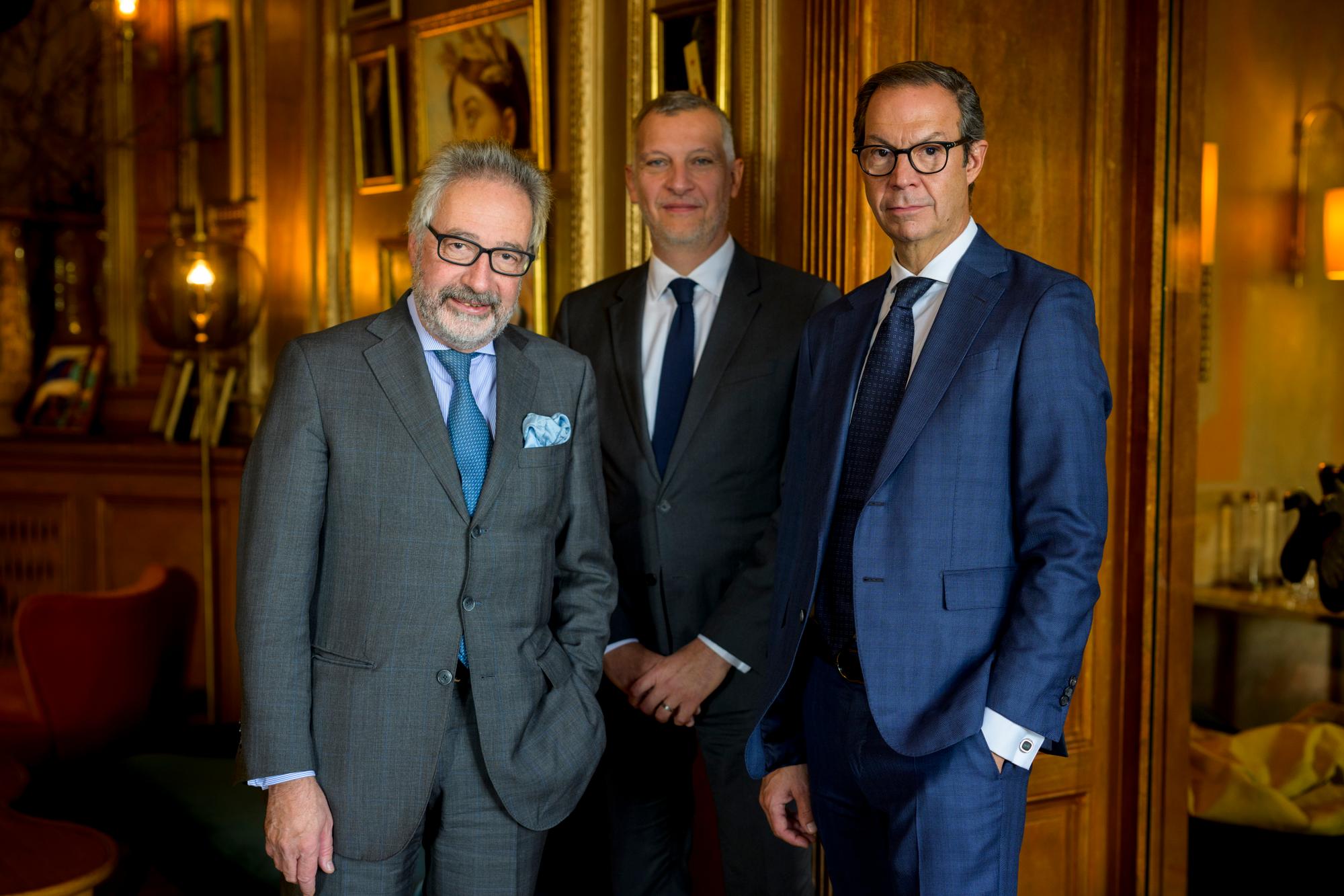 Serge Robin, directeur général d'Arab Bank Switzerland, Jean-René Lepezel, futur CEO dela banque Gonet et Nicolas Gonet, propriétaire et CEO de la banque Gonet. Hôtel dela Paix. Genève.8.11.2022. Eddy Mottaz / Le Temps