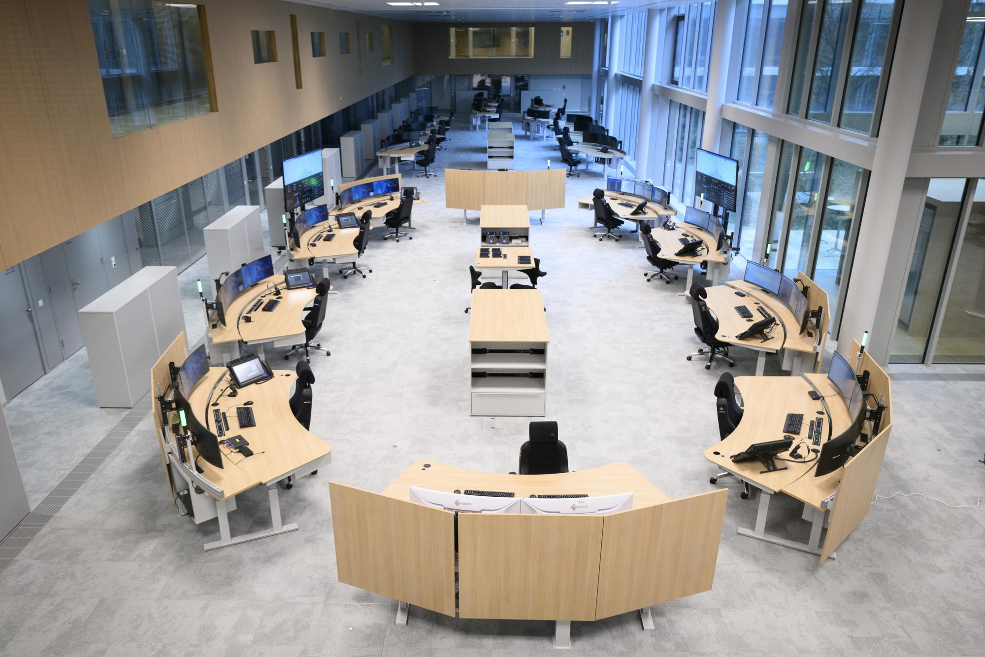 La future centrale d'urgence des pompiers (118) photographiee lors de l'inauguration des centrales d'urgence 117, 118, 144, CTMG, du poste de commandement des operations de l'Etat major cantonal de conduite et de la protection civile, pc, vaudoise ce jeudi 12 janvier 2023 dans les locaux du nouveau sige administratif de lÕECA a Lausanne. (KEYSTONE/Laurent Gillieron)