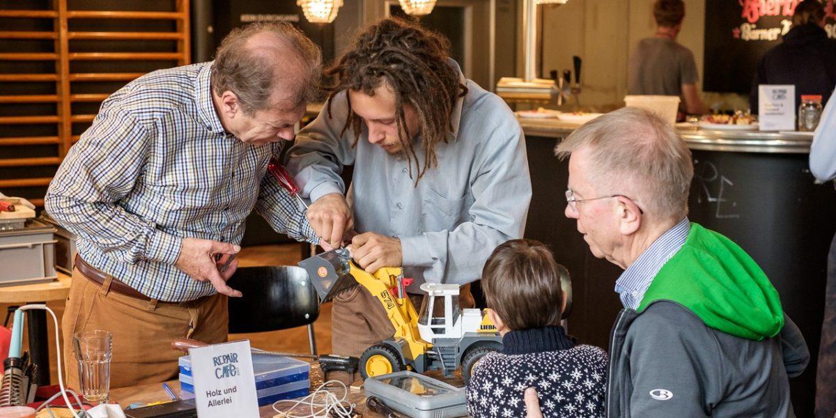 En collaboration avec la Fédération romande des consommateurs, plusieurs bibliothèques lausannoises vont organiser des ateliers de réparation d'objets ménagers. 