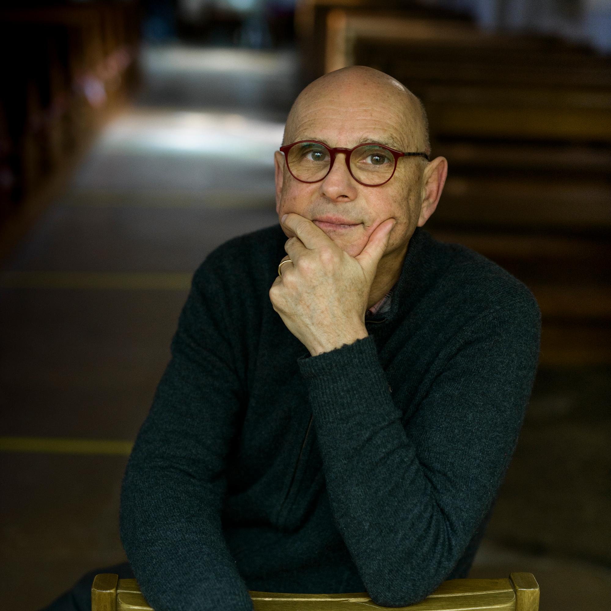 Daniel de Raemy, historien qui vient de publier un ouvrage monumental sur Estavayer-le-Lac. 23.3.2021. Eddy Mottaz / Le Temps