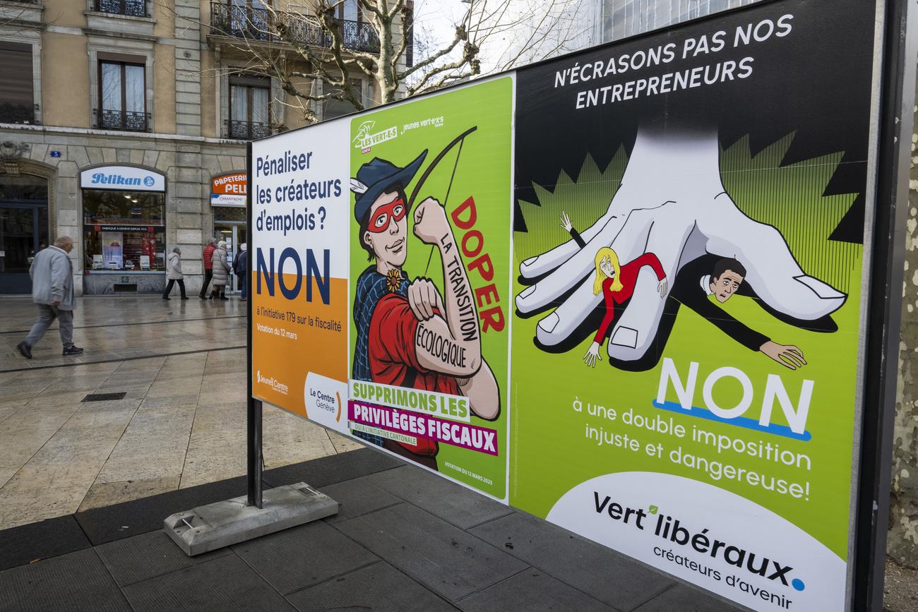 Des personnes passent devant les affiches des partis politiques et des associations donnant leurs mots d'ordre pour les votations cantonale et communale en Ville de Geneve du 12 mars, ce jeudi 23 fevrier 2023 a Geneve. Les citoyens genevois se prononceront sur trois objets, votations cantonale, sur l'initiative populaire 179 "Contre le virus des inegalites...Resistons ! Supprimons les privileges fiscaux des gros actionnaires" ?, et deux sujet en votations communale en ville de Geneve: L'initiative populaire municipale IN-6 "Geneve zero pub liberons nos rues de la publicite commerciale " ? Et la deliberation du Conseil municipal de la commune de Geneve, approuvant le projet de plan localise (PLQ) de quartier prevoyant la construction de logements a la rue de Bourgogne, lors des votations du 12 mars. (KEYSTONE/Martial Trezzini)