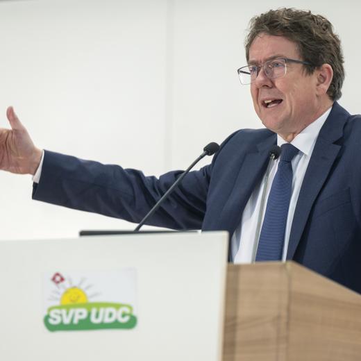 Albert Roesti, Membre du Conseil federal, s'exprime, lors de l'assemblee des delegues du parti de l'Union Democratique du Centre, UDC SVP, ce samedi 18 mars 2023 a Meyrin pres de Geneve. (KEYSTONE/Martial Trezzini)