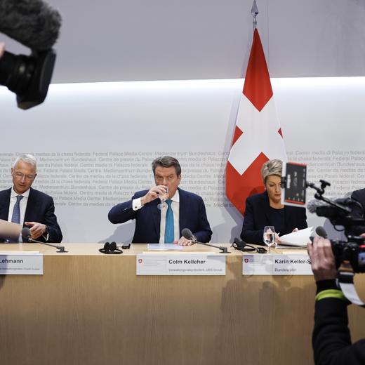 epa10532773 (L-R) Axel Lehmann, Chairman Credit Suisse, Colm Kelleher, Chairman UBS, Swiss Finance Minister Karin Keller-Sutter, and Swiss Federal President Alain Berset, attend a press conference in Bern, Switzerland, 19 March 2023. The bank UBS takes over Credit Suisse for 2 billion US dollars. Shares of Credit Suisse lost more than one-quarter of their value on 15 March 2023, hitting a record low after its biggest shareholder, the Saudi National Bank, told outlets that it would not inject more money into the ailing Swiss bank. EPA/PETER KLAUNZER
