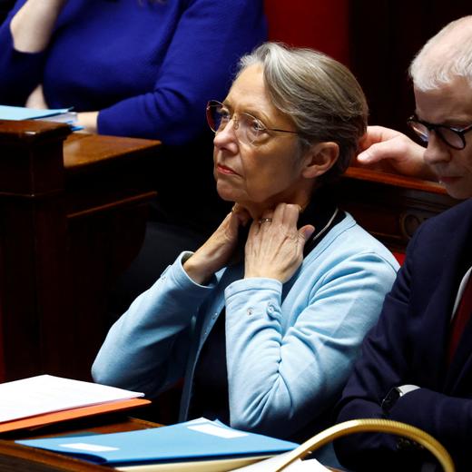 Elisabeth Borne pendant les débats sur les motions de censure à l'Assemblée nationale ce lundi.
