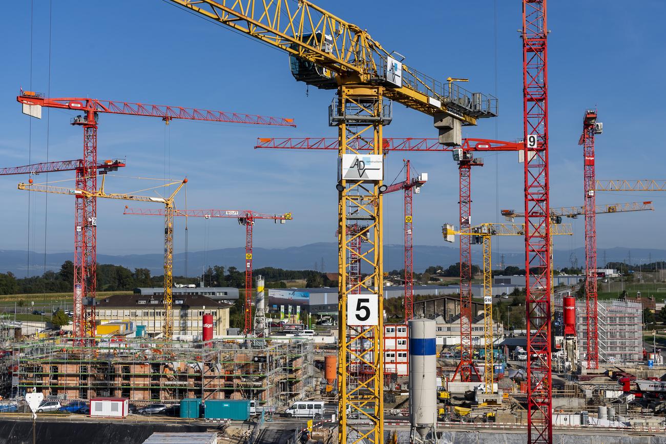 Une vue sur le chantier lors de la Premiere pierre de l'ecoquartier des Plaines-du-Loup le vendredi 1 octobre 2021 a Lausanne. (KEYSTONE/Jean-Christophe Bott)