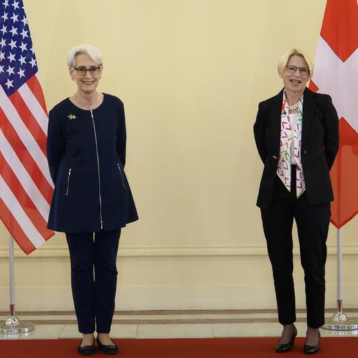 Wendy R. Sherman, Deputy Secretary of State of the United States of America, left, and Swiss State Secretary Livia Leu, right, take a pose prior to a atrategic partnership dialogue Switzerland - US between Swiss State Secretary Livia Leu and Wendy R. Sherman, US Deputy Secretary of State, at Bern, Switzerland, on Friday, 1 October 2021. (KEYSTONE/Anthony Anex)