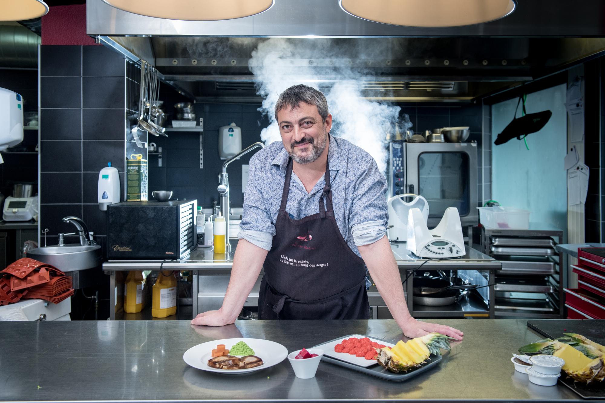 Portrait de l'entreprise Emotion Food qui propose des aliments pour les personnes ayant des troubles de la déglutition. Rencontre avec Gabriel Serero chef cuisinier