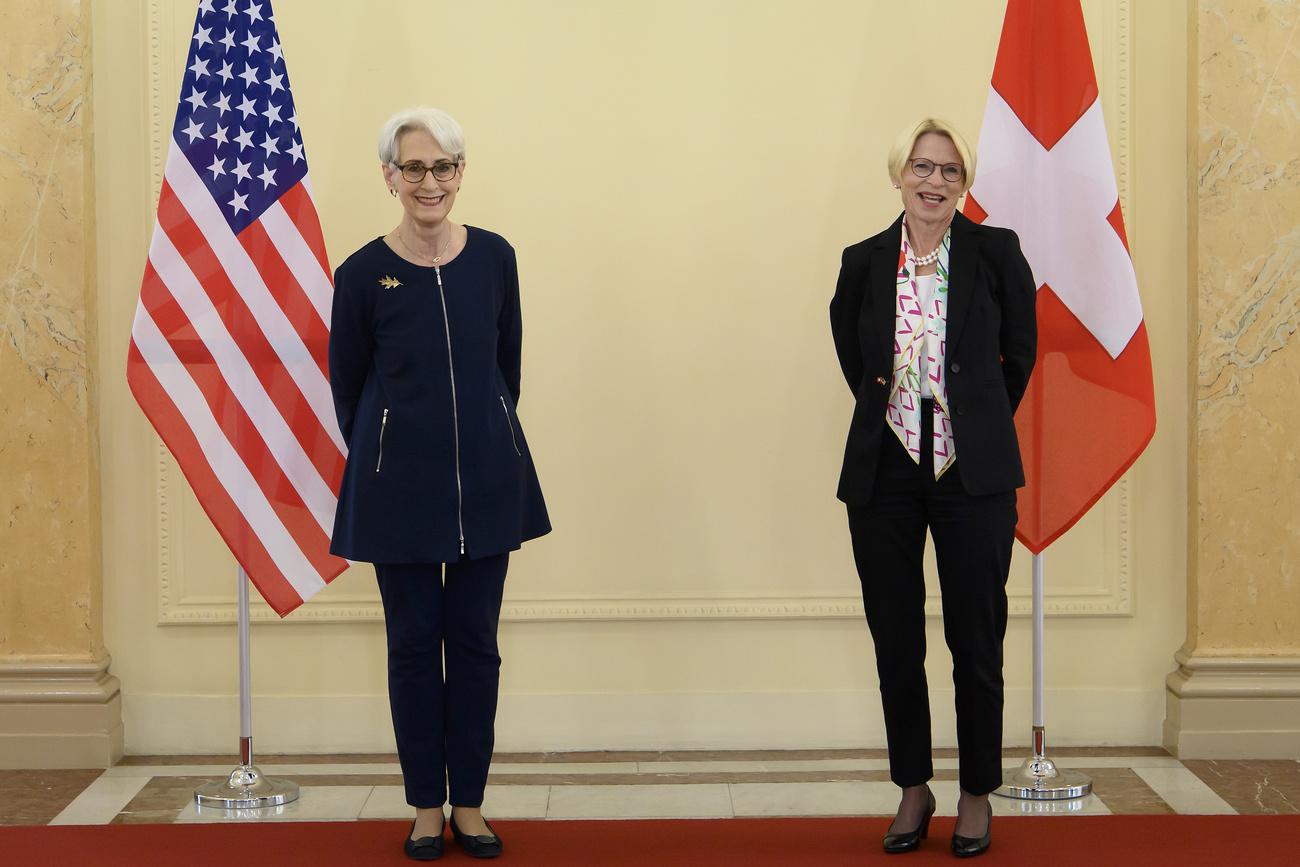 Wendy R. Sherman, Deputy Secretary of State of the United States of America, left, and Swiss State Secretary Livia Leu, right, take a pose prior to a atrategic partnership dialogue Switzerland - US between Swiss State Secretary Livia Leu and Wendy R. Sherman, US Deputy Secretary of State, at Bern, Switzerland, on Friday, 1 October 2021. (KEYSTONE/Anthony Anex)