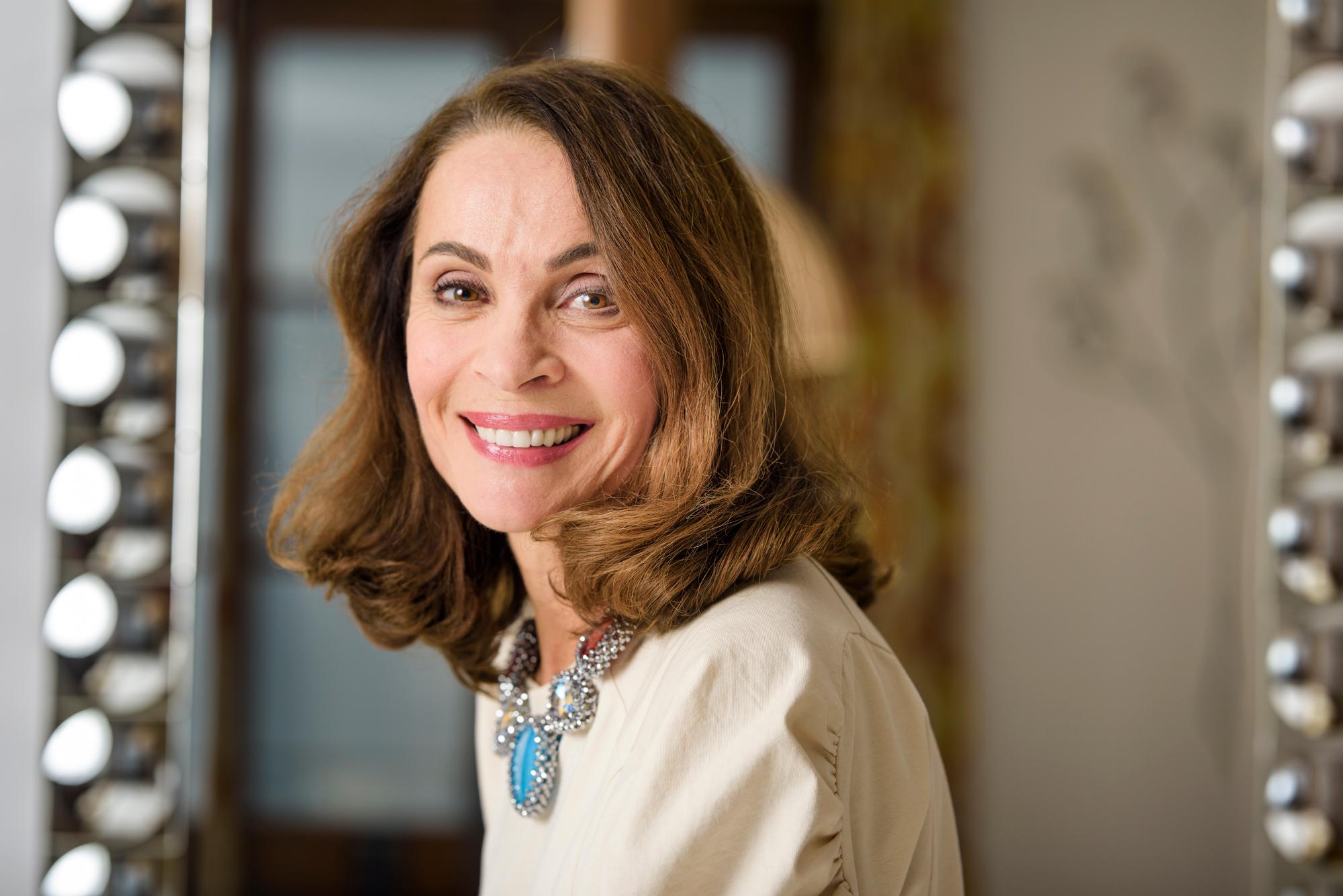 Ecrivaine et directrice de l'Octogone de Pully, Yasmine Char sait l'art de fédérer le public autour de grandes figures de la scène et d'œuvres de qualité.