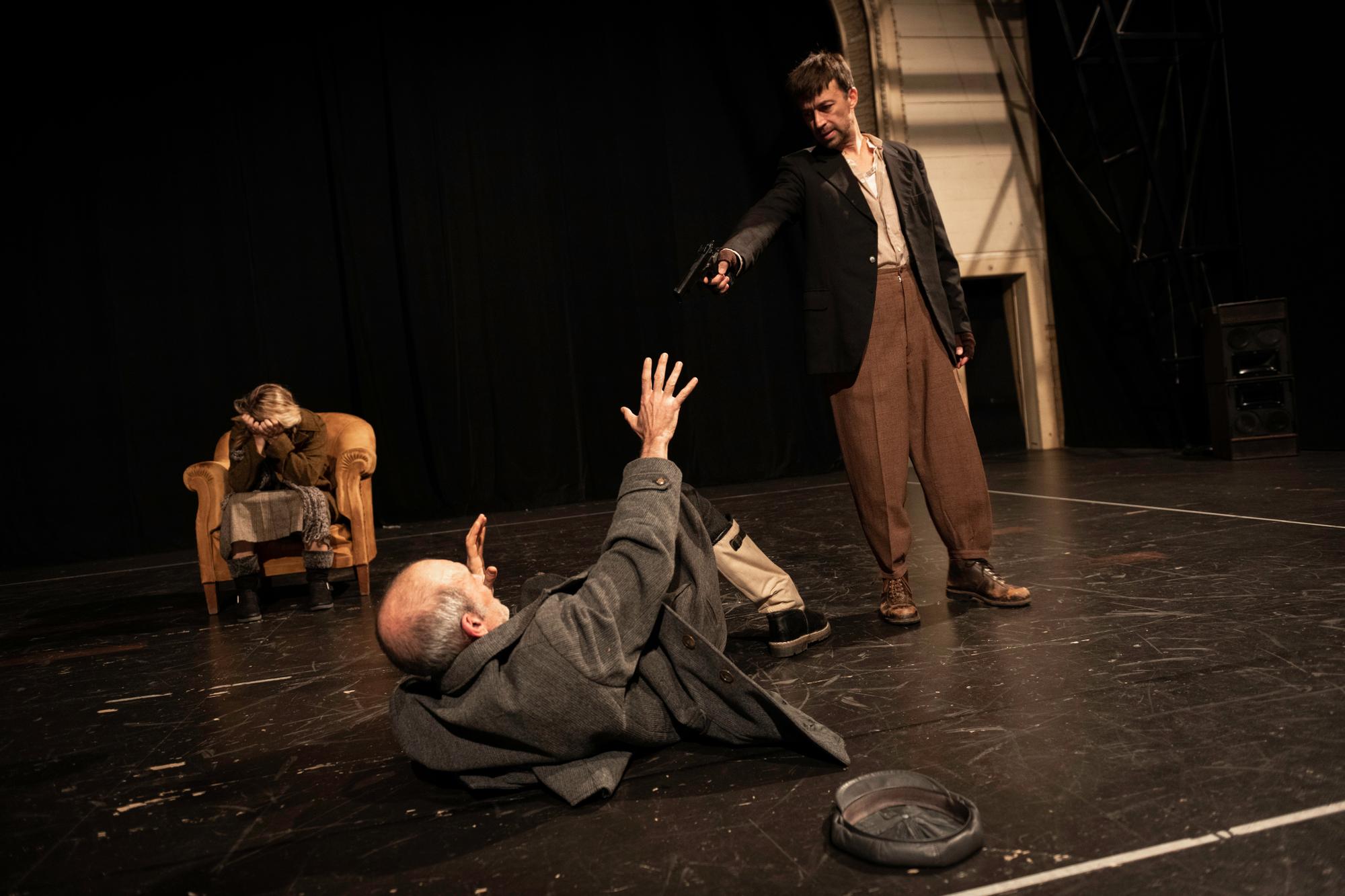 "Les briques rouges de Varsovie" de Robert BADINTER.  Mise en scène de Didier NKEBEREZA.  Photos de répétition, Genève le 17 mars 2023