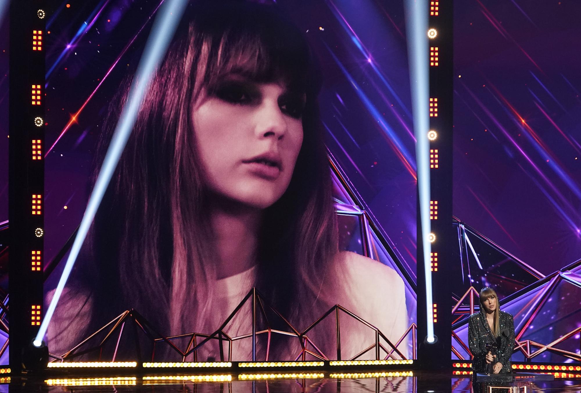 Il est très facile de parler comme la chanteuse Taylor Swift. Mais aussi de se faire passer pour presque n'importe qui…