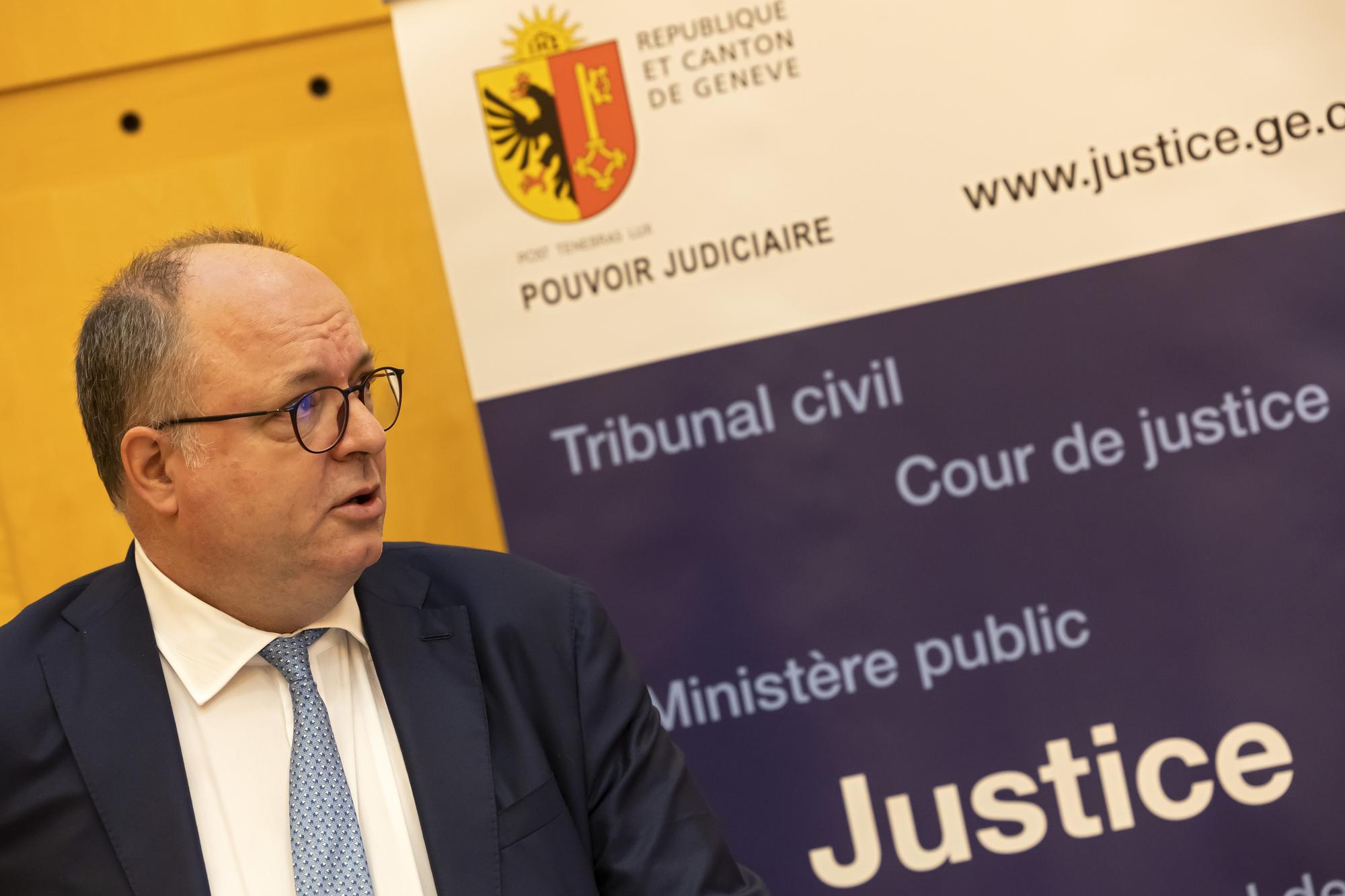 Olivier Jornot, procureur general de Geneve, presente de l'activite du pouvoir judiciaire 2021 lors d'une conference de presse au plais de justice, ce mardi 10 mai 2022 a Geneve. (KEYSTONE/Salvatore Di Nolfi)