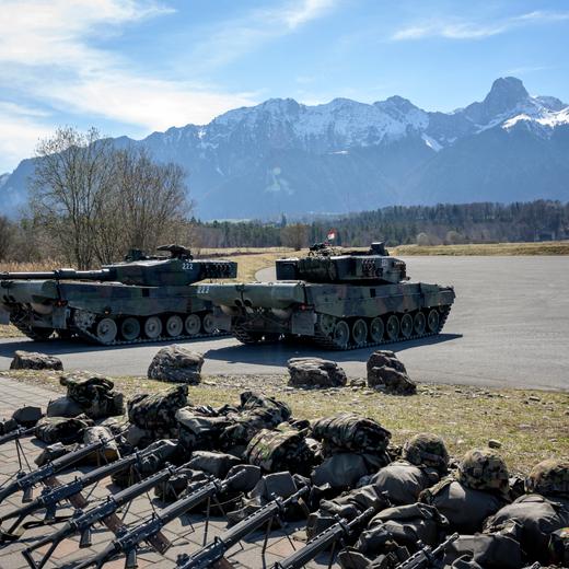 Reportage à la caserne militaire de Thoune où sont basés les chars Leopard. Image © Remo Naegeli