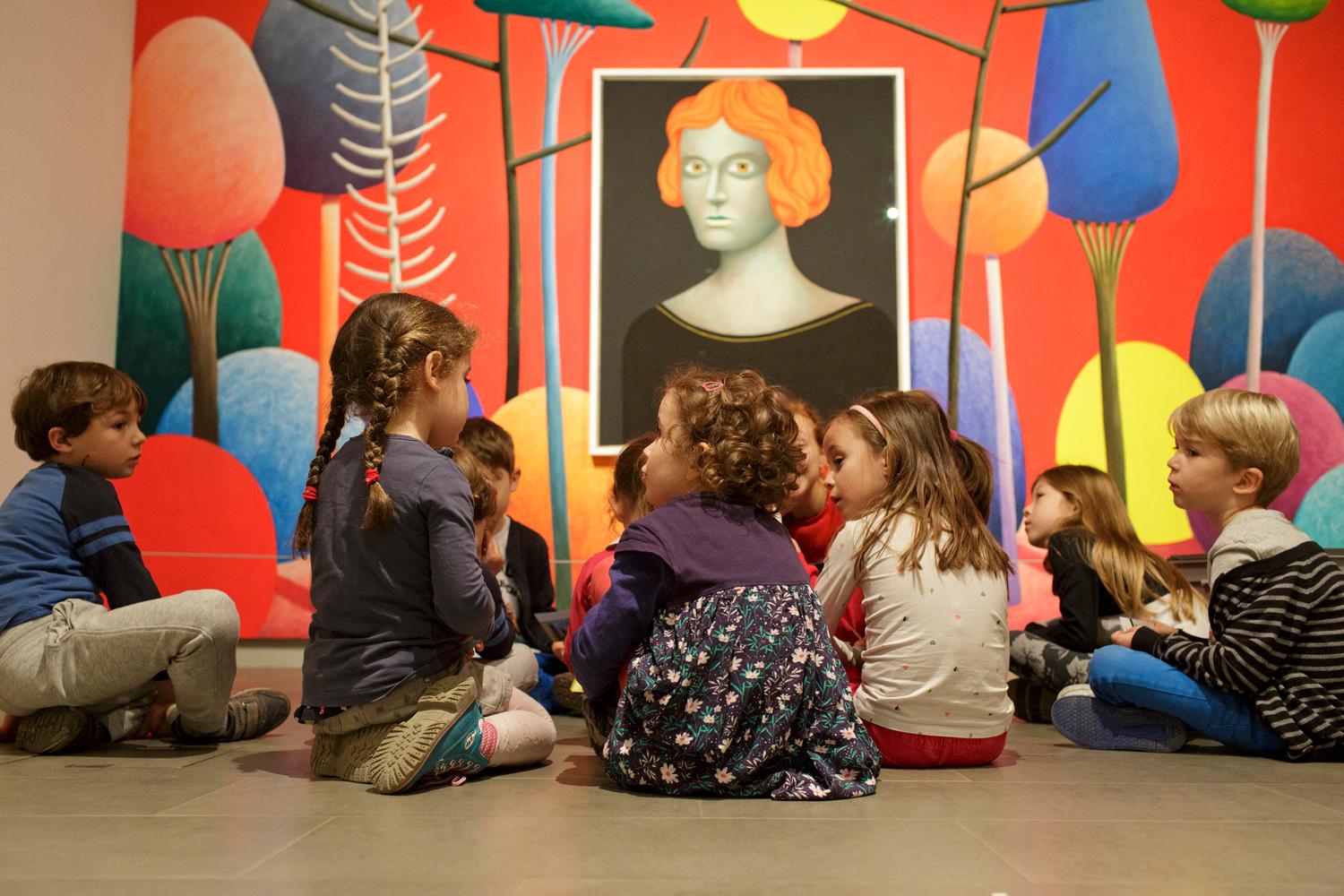 Lausanne, le 14 avril 2018. Pâkomuzé à la Fondation de l'Hermitage. Atelier pastels. (Photo Céline Michel )