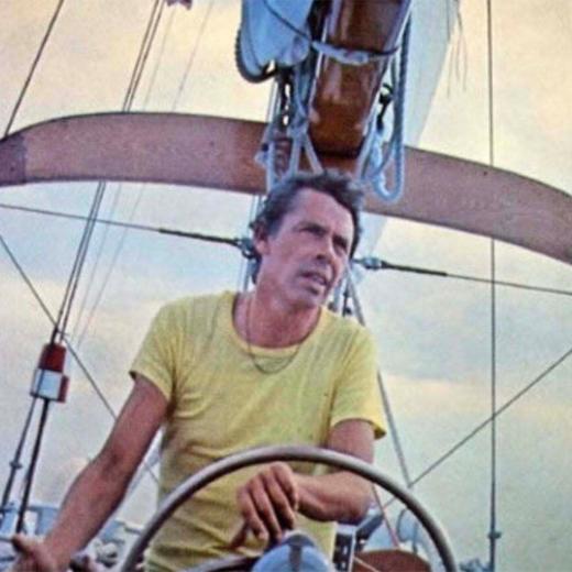Jacques Brel sur son voilier.