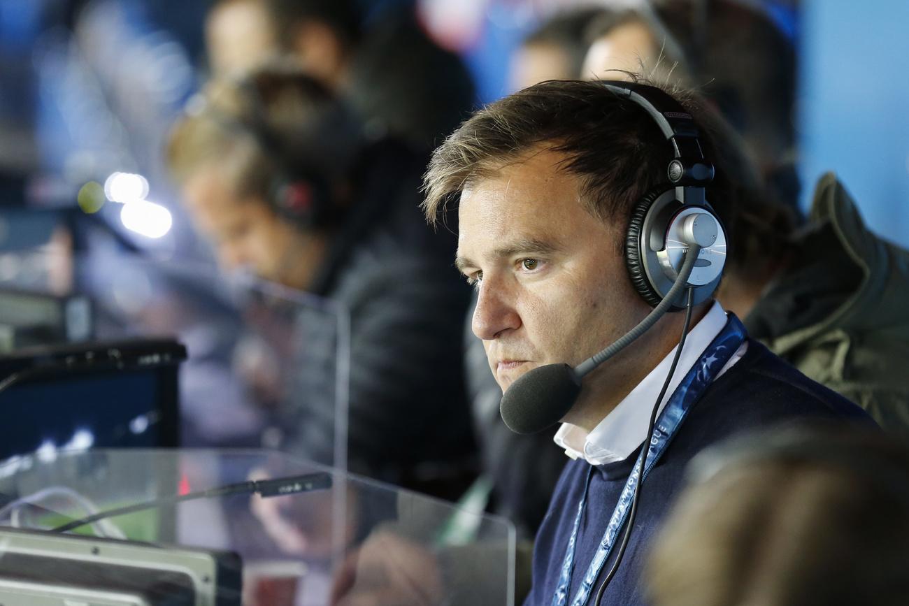 Sascha Ruefer, Swiss sports moderator for the Swiss TV SRF, looks on prior to the 2018 Fifa World Cup Russia group B qualification soccer match between Switzerland and Hungary in the St. Jakob-Park stadium in Basel, Switzerland, on Saturday, October 7, 2017. (KEYSTONE/Peter Klaunzer)