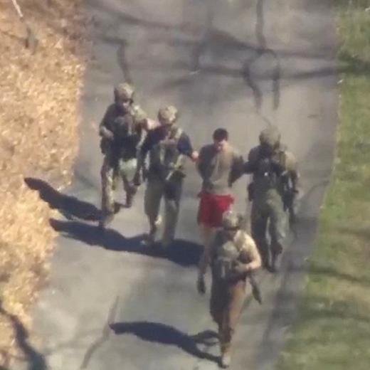 L'arrestation du suspect qui serait à l'orginie des fuites de documents secrets du Pentagone à North Dighton, dans le Massachusetts, le 13 avril 2023.