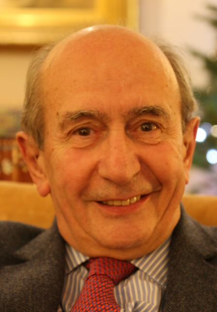 Portrait de l'auteur Arnaud Pineau-Valencienne