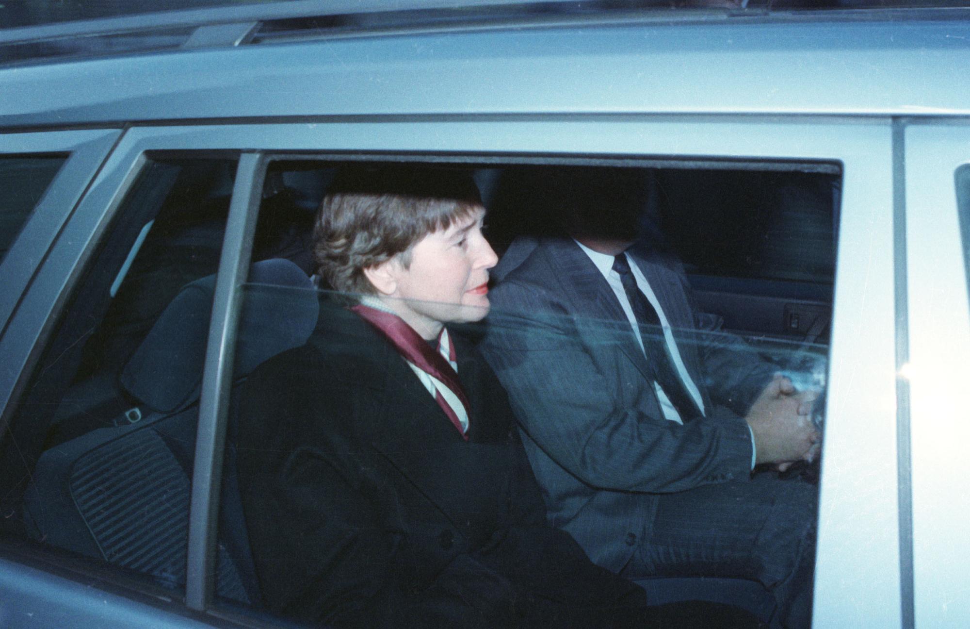 ON THE OCCASION OF THE DEATH OF FORMER FEDERAL COUNCILLOR ELISABETH KOPP WE PROVIDE YOU WITH THE FOLLOWING PICTURE --- Former Federal Councillor Elisabeth Kopp after her resignation, pictured on January 13, 1989. (KEYSTONE/Karl-Heinz Hug)