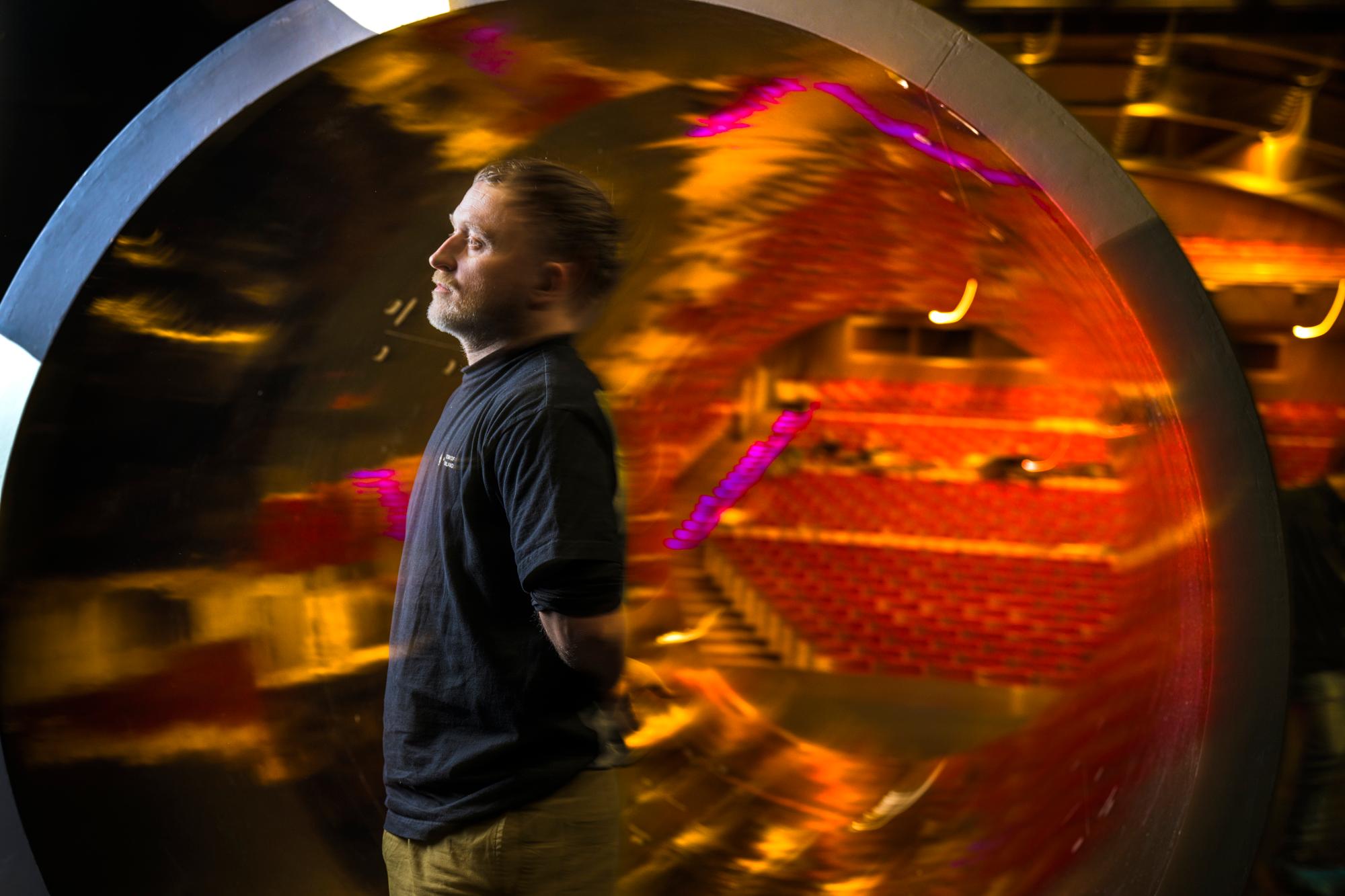 Damien Jalet, chorégraphe associé au Grand Théâtre. Bâtiment des Forces Motrices. Genève. 12.4.2023.