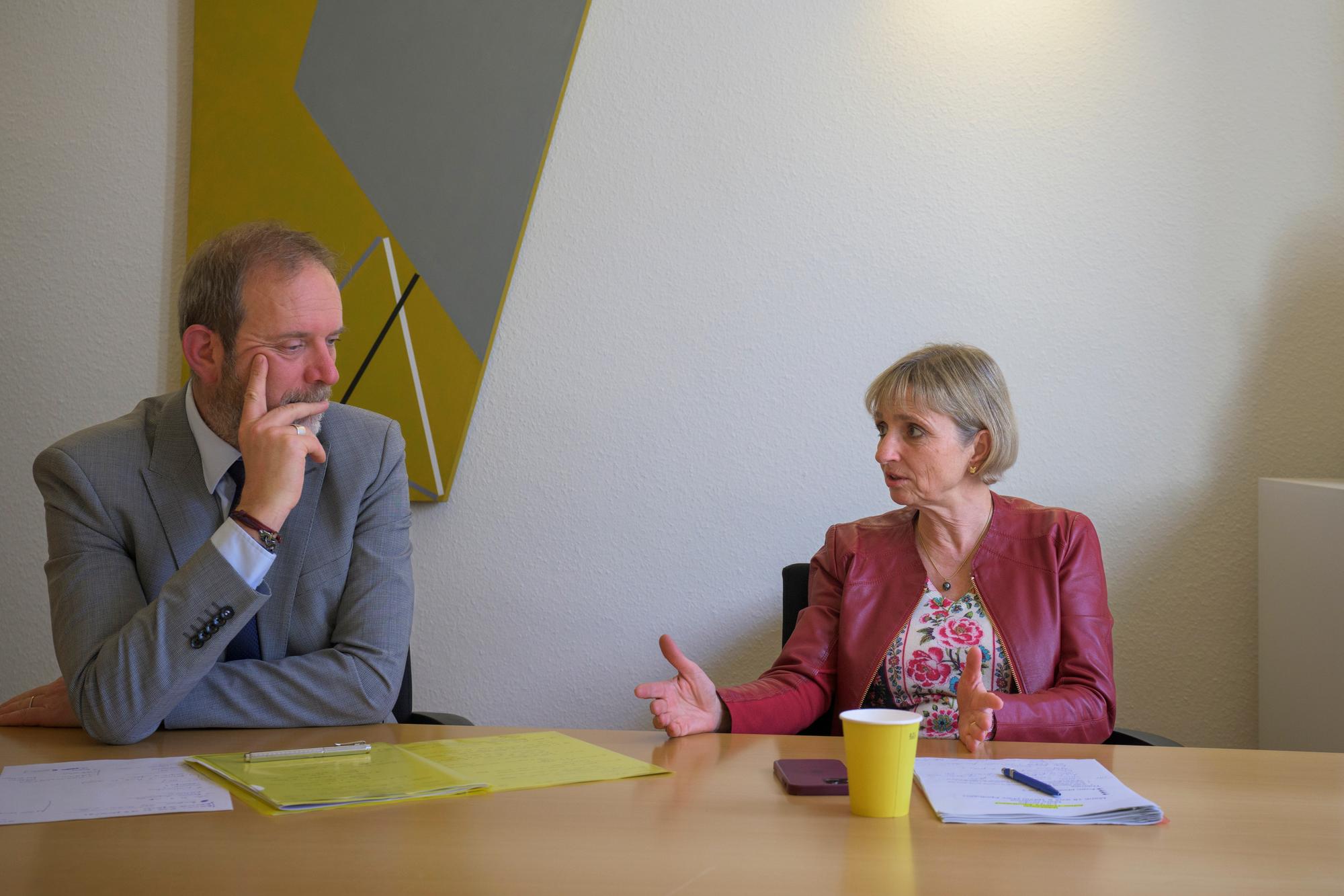 Les conseillers d'Etat Tierry Apothéloz et Fabienne Fischer. Hôtel de ville de Genève. 18.4.2023.
