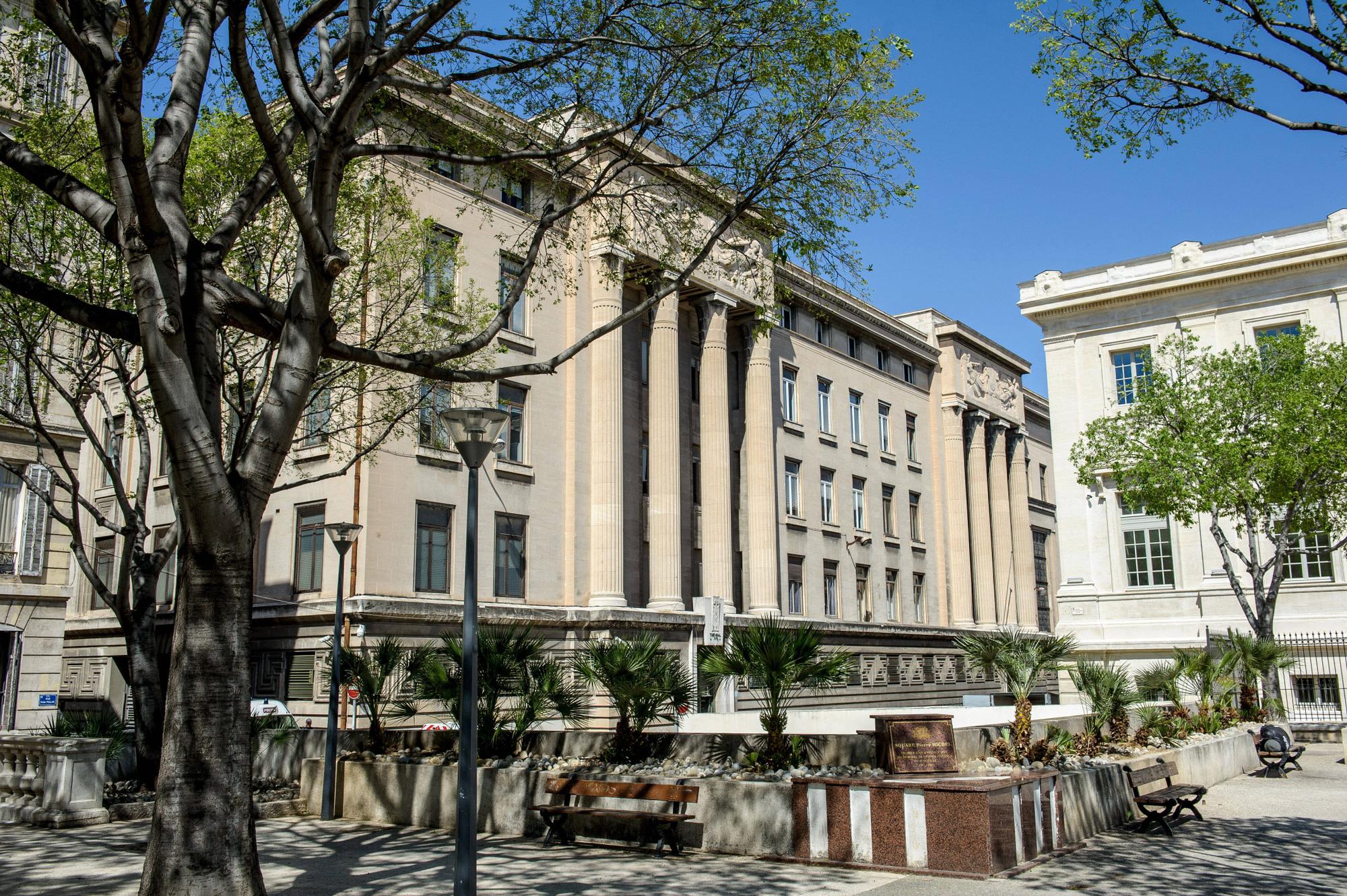 Marseille south-eastern France: the commercial court Marseille south eastern France. 2015/04/28. Building of the commercial court under the blue sky *** Local Caption *** Bouches du Rhone 13 Marseille PACA Provence Alpes Cote d Azur Europe Western Europe France PUBLICATIONxNOTxINxFRA Copyright: xMoura/Alpaca/Andia.frx 275849