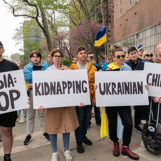 Dozens protested in front of UN Headquarters demanding return of Ukrainian children Dozens protested in front of UN Headquarters in Ralph Bunche Park in New York on April 22, 2023 demanding the return of Ukrainian children from Russia. Thousands of children, an unknown exact number, from Ukraine were moved to Russia during war Russia wages against Ukraine which is a war crime according to international law. New York Ralph Bunche Park New York USA NOxUSExINxGERMANY PUBLICATIONxINxALGxARGxAUTxBRNxBRAxCANxCHIxCHNxCOLxECUxEGYxGRExINDxIRIxIRQxISRxJORxKUWxLIBxLBAxMLTxMEXxMARxOMAxPERxQATxKSAxSUIxSYRxTUNxTURxUAExUKxVENxYEMxONLY Copyright: xLevxRadinx Editorial use only sipausa_45872325