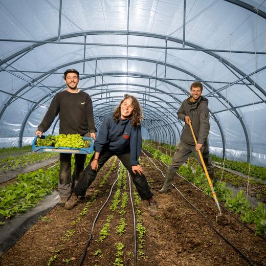 Ophélie Baudit avec Cyril Messiaux à droite et Robin Rapin dans Le Domaine de la Terre, Bernex, Genève avril.