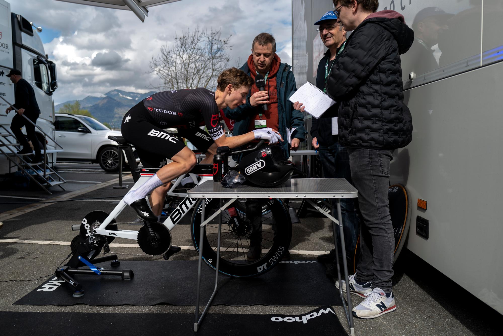 Préparation de l'équipe Tudor, Tour de Romandie, Port-Valais, Suisse, le 25 avril 2023.