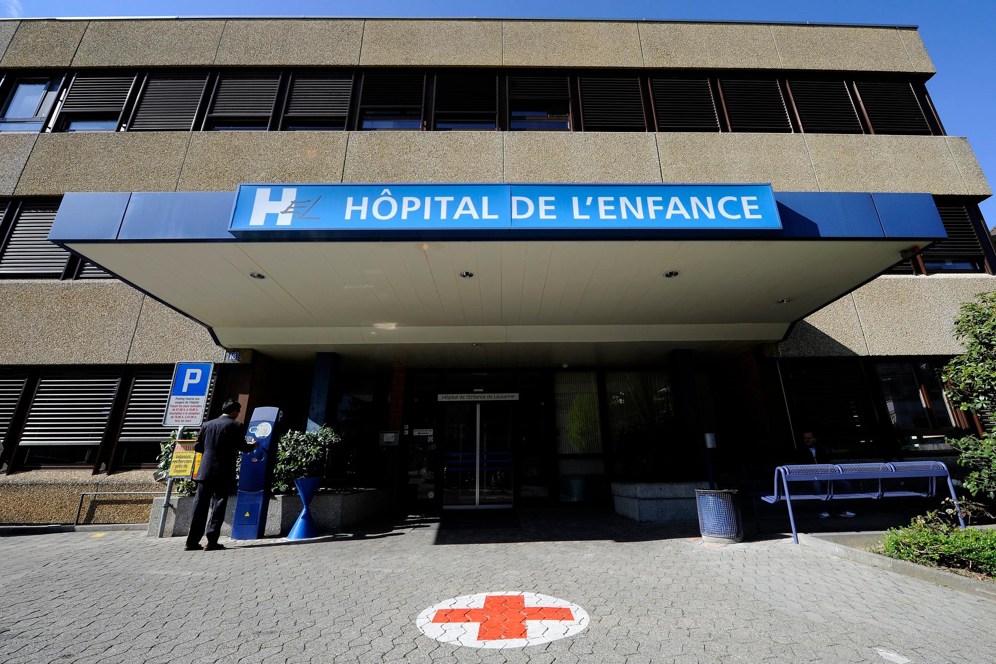 Vue exterieure de l'Hopital de l'Enfance a Lausanne, photographie ce mercredi 13 avril 2011. L'Hopital de l'Enfance de Lausanne fete cette annee ses 150 ans d'existence. Cet hopital est la premiere structure dediee aux soins infantiles a avoir vu le jour en Suisse. (KEYSTONE/Dominic Favre)