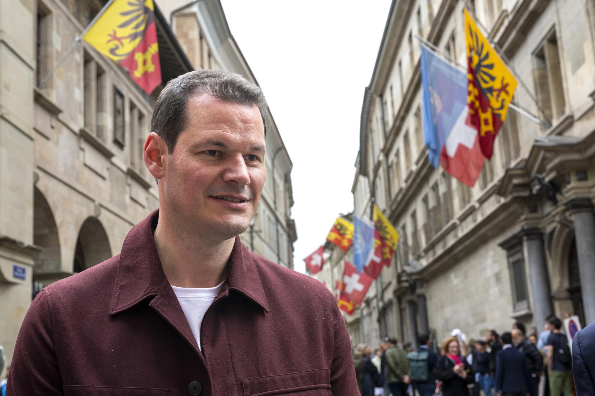Le candidat au Conseil d'Etat, Pierre Maudet, Libertes et Justice sociale, s'exprime, lors du second tour de l'election du Conseil d'Etat genevois, ce dimanche 30 avril 2023 a l'Hotel de Ville a Geneve lieu de la presentation des resultats du deuxieme tour de l'election du Conseil d'Etat genevois. (KEYSTONE/Martial Trezzini)