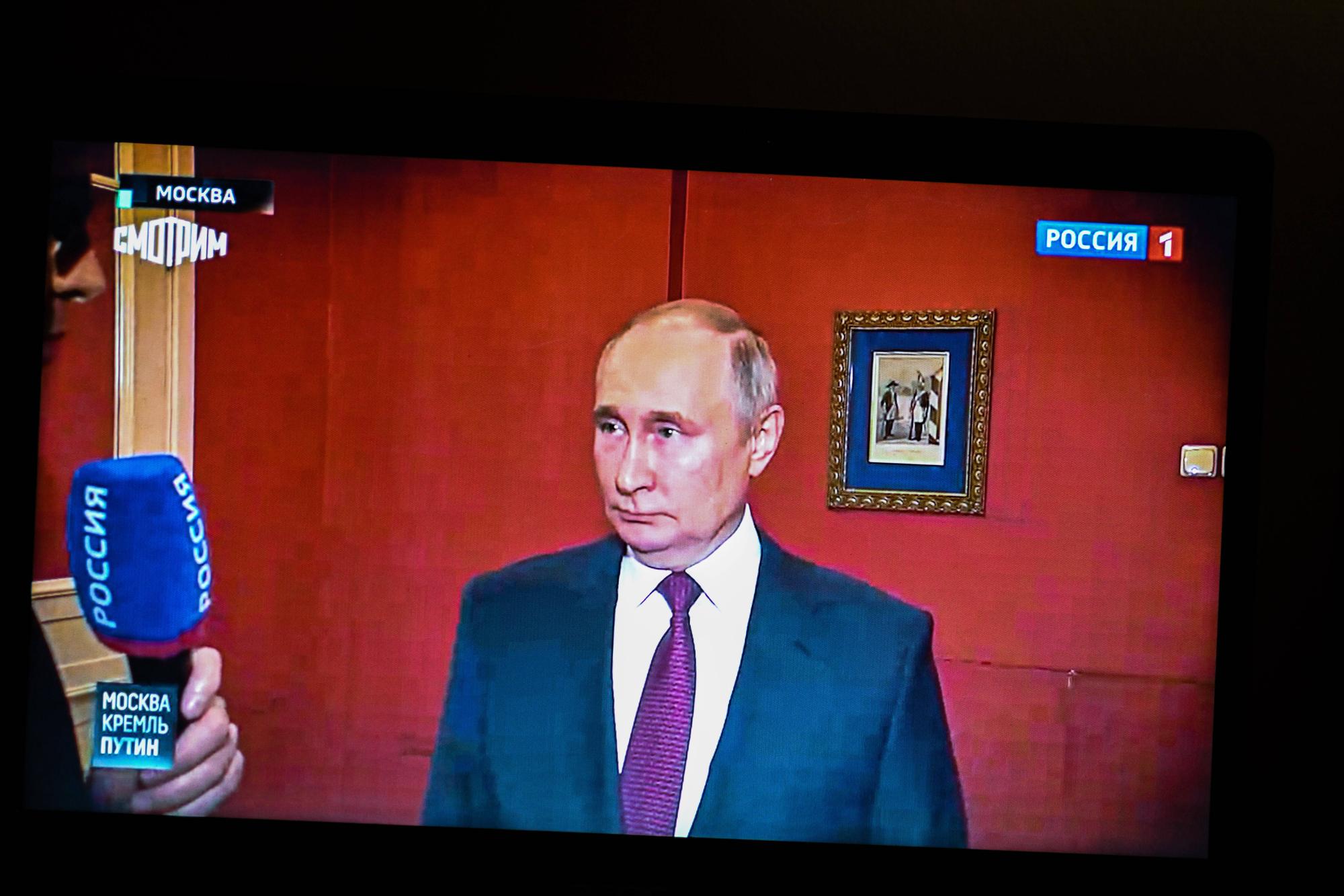 December 25, 2022, Cours la Ville, Auvergne Rhone Alpes, France: President of Russia VLADIMIR PUTIN talks with a journalist, on Russian TV, about the situation in the war against Ukraine. During this interview, PUTIN said that the West s aim is to tear apart Russia . A few days ago, PUTIN talked of a war aloud instead of a special military operation Cours la Ville France - ZUMAf173 20221225_zip_f173_001 Copyright: xAdrienxFillonx
