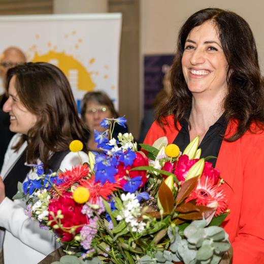 Die neugewaehlte Luzerner Regierungsraetin Ylfete Fanaj, SP, anlaesslich dem zweiten Wahlgang der Regierungsratswahlen im Kanton Luzern am Sonntag, 14. Mai 2023 im Regierungsgebaeude in Luzern. (KEYSTONE/Philipp Schmidli)