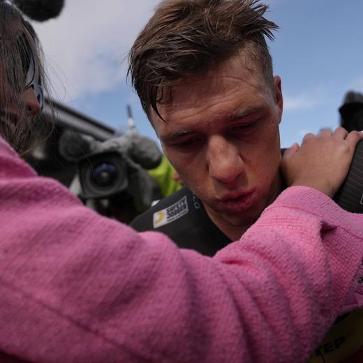 Foto Marco Alpozzi /LaPresse 14 Maggio 2023 Cesena - Italia - - Ciclismo - Giro d& x2019Italia 2023 - Edizione 106 - Tappa 9 - da Savignano sul Rubicone a Cesena Technogym Village Tutor ITT Nella foto: Remco Evenepoel, con la moglie Oumaima Rayane May 14, 2023 Cesena , Italy - Sport - Cycling - Giro d& x2019Italia 2023 - 106th Edition - Stage 9 - From Savignano sul Rubicone to Cesena Technogym Village Tutor ITT In the pic: Remco Evenepoel, with wife Oumaima Rayane PUBLICATIONxNOTxINxITAxFRAxCHN Copyright: xMarcoxAlpozzix/LaPressex