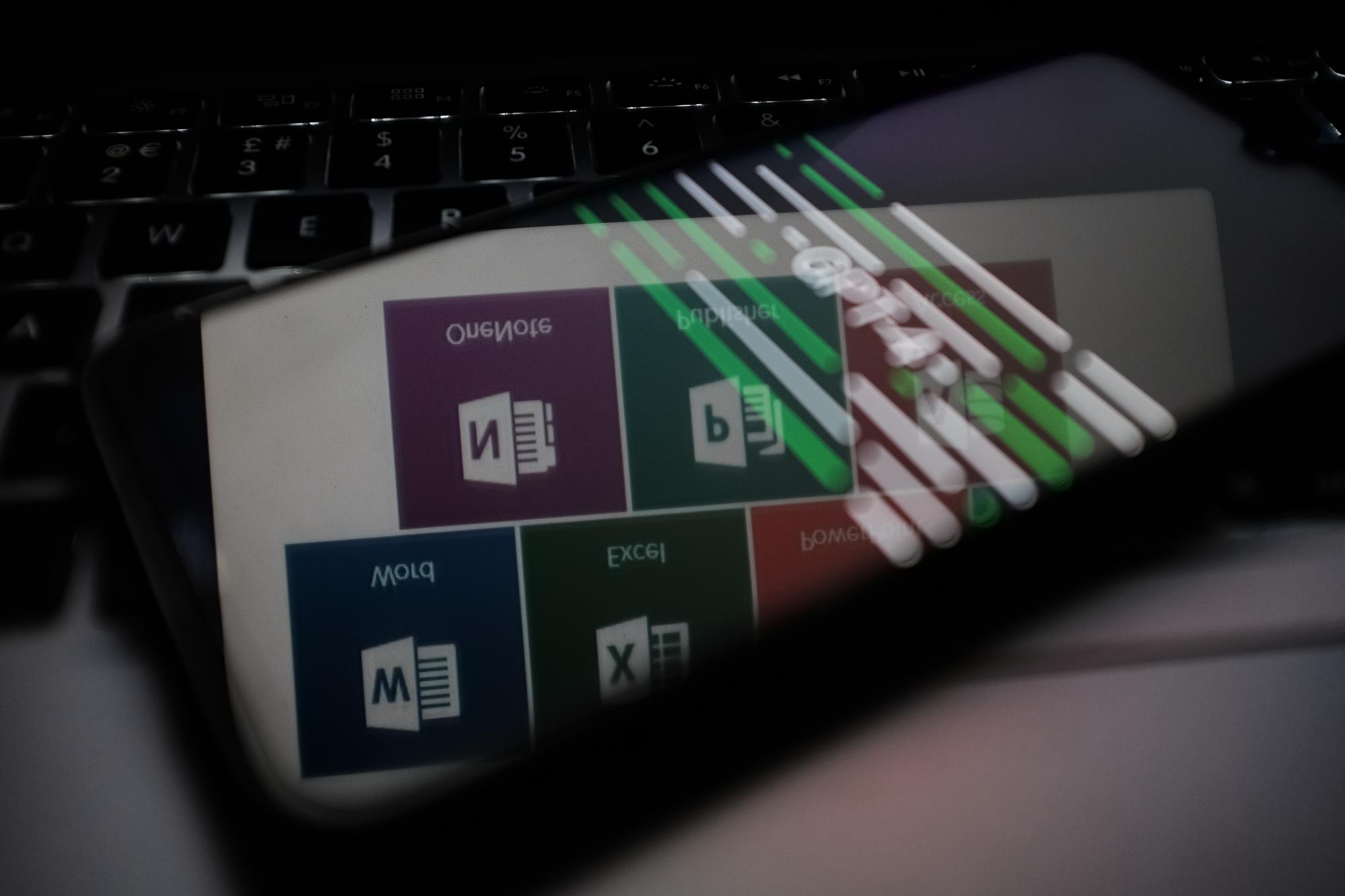 ChatGPT a surgi pour la plupart des organisations de façon très soudaine: celles qui ont pris les choses en main en matière de formation semblent encore rares.