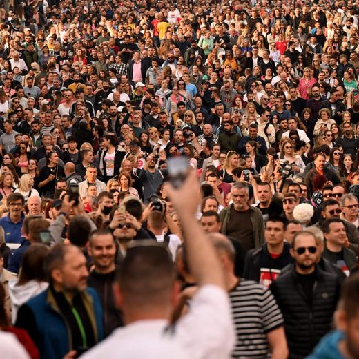 Manifestants anti-gouvernementaux le 19 mai à Belgrade