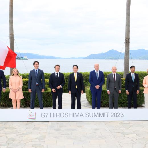 epa10639918 A handout photo made available by the G7 Hiroshima Summit Host shows (L-R) European Council President Charles Michel, Italian Prime Minister Giorgia Meloni, Canadian Prime Minister Justin Trudeau, French President Emmanuel Macron, Japan?s Prime Minister Fumio Kishida, US President Joe Biden, German Chancellor Olaf Scholz, British Prime Minister Rishi Sunak and European Commission President Ursula von der Leyen posing for a group photo at the Grand Prince Hotel Hiroshima during the G7 Hiroshima Summit in Hiroshima, Japan, 20 May 2023. The G7 Hiroshima Summit will be held from 19 to 21 May 2023 EPA/G7 Hiroshima Summit Host / HANDOUT HANDOUT EDITORIAL USE ONLY/NO SALES